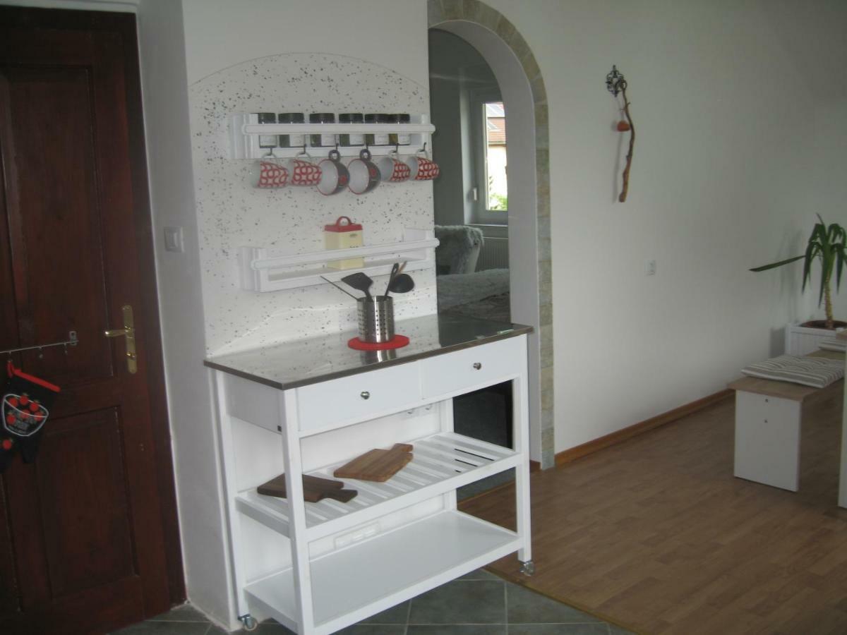 R&G Apartment Zirovnica Kültér fotó